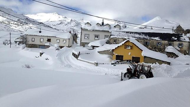 La primera ola de frío desde hace tres años deja helada y nevada a media España