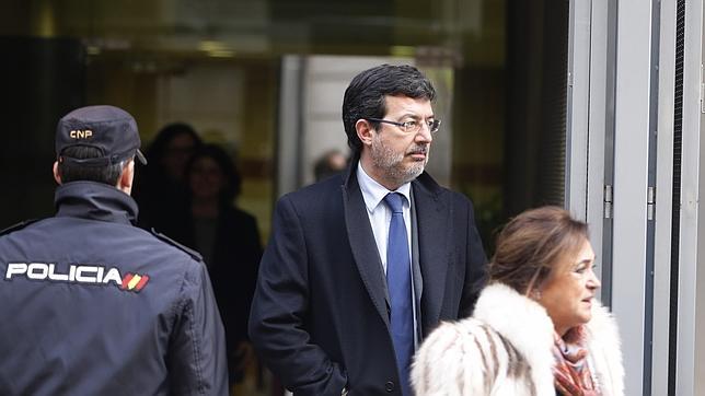 El juez da tres días a Bankia para que entregue los contratos de las tarjetas «B»