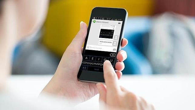 Crean un teclado de seis botones pensado para escribir en WhatsApp