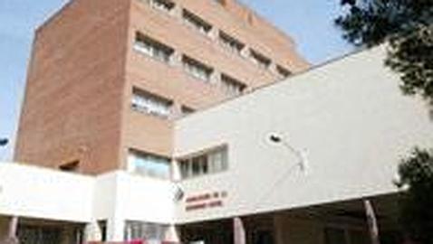 Un hombre entra en un centro de salud de Carabanchel afirmando que tiene una bomba