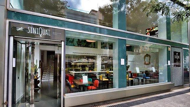 No hay paredes en Siniqual, este restaurante se caracteriza por sus grandes cristaleras