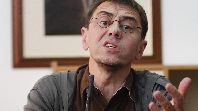 Simpatizantes de Podemos: «¡Fuera corrupción! ¡Fuera Monedero!»