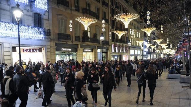 Los españoles vuelven a comprar casas, coches, electrodomésticos y tecnología