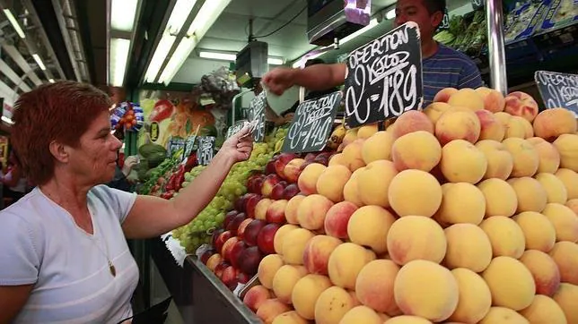 El veto ruso ha disparado los problemas en el sector aragonés de la fruta