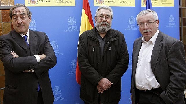 Medio punto de alza salarial impide el pacto entre patronal y sindicatos