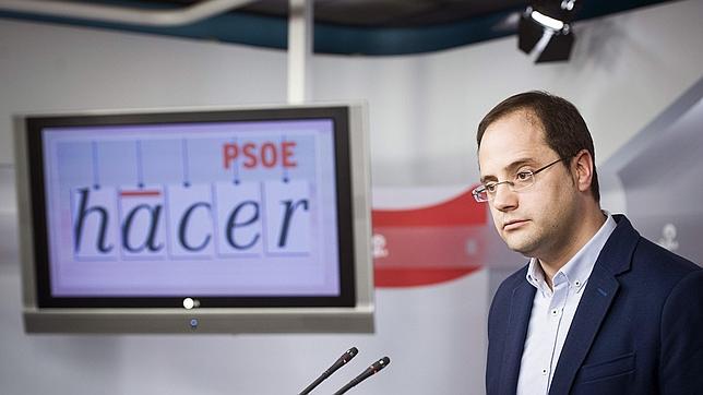El Secretario de Organización del PSOE, César Luena, en su comparecencia de este miércoles