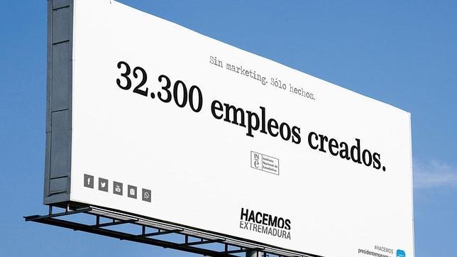 Valla de la campaña «Hacemos Extremadura»