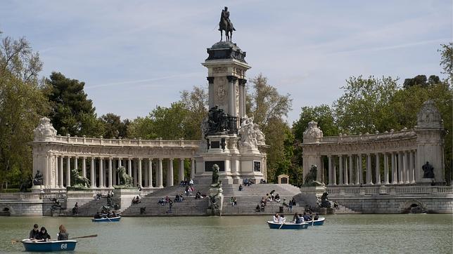 Barcas en el Estanque de El Retiro.