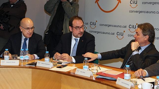 CiU da por cerrada la crisis con Unió con el apoyo unánime de su ejecutiva a Duran