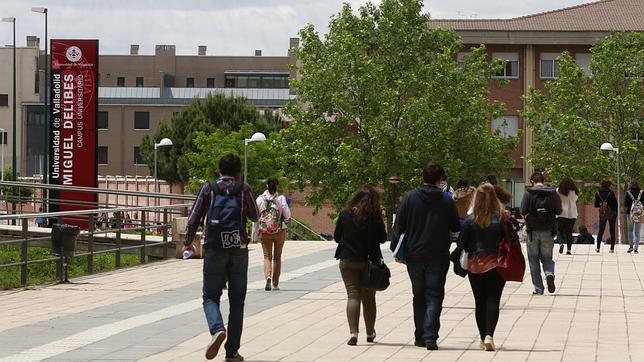 La Junta garantiza que los alumnos gastarán lo mismo que ahora con los futuros másteres