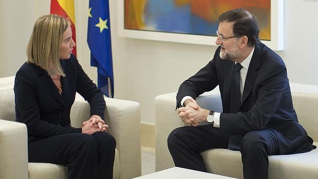 Mariano Rajoy y Federica Mogherini