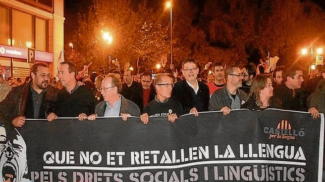 Imagen de Ximo Puig en una manifestación en defensa del catalán