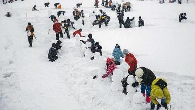 Japón bate el récord mundial de muñecos de nieve