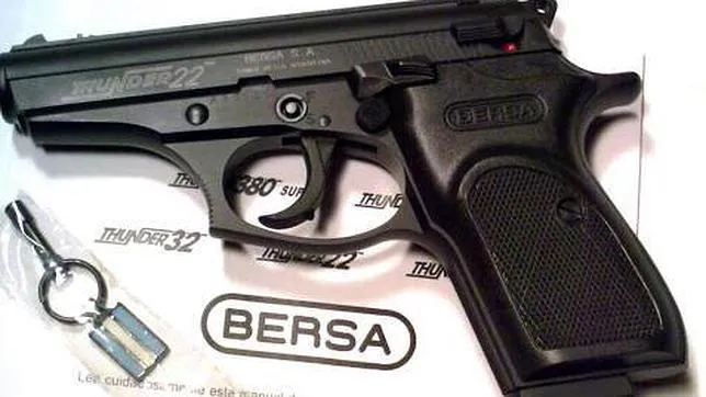 Pistola calaibre 22, como la que fue utilizada para disparar al fiscal Alberto Nisman