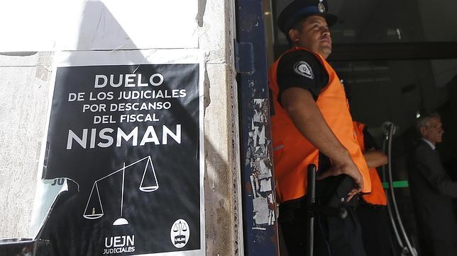 Un nuevo testigo del caso Nisman afirma que vio pisadas de sangre en el pasillo de la casa