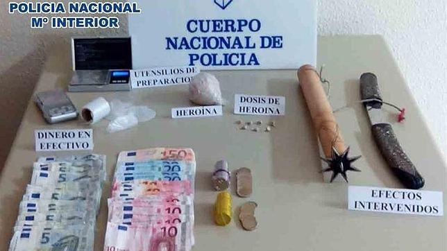 La Policía Nacional detiene a una persona por vender droga y se incauta de 1.265 dosis de heroína