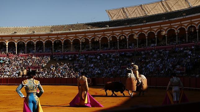 Toros, fútbol y sol, señas de identidad de España en el extranjero