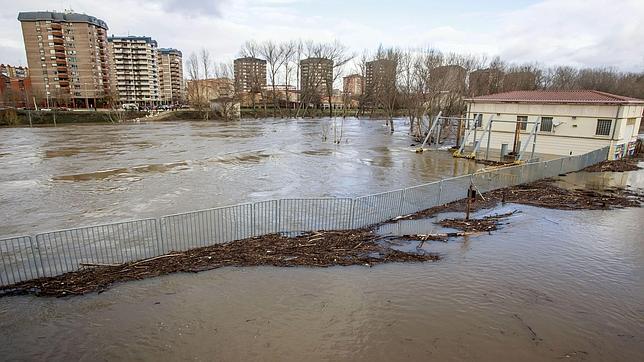 El caudal del Ebro iguala en dos días la producción de las desaladoras en un año