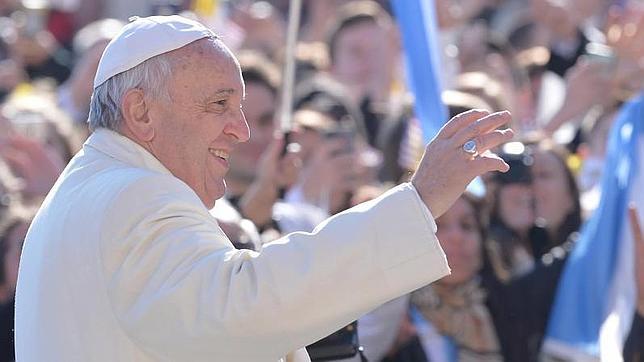 El Papa no quiere sacerdotes «rígidos» ni «showman» en las homilías