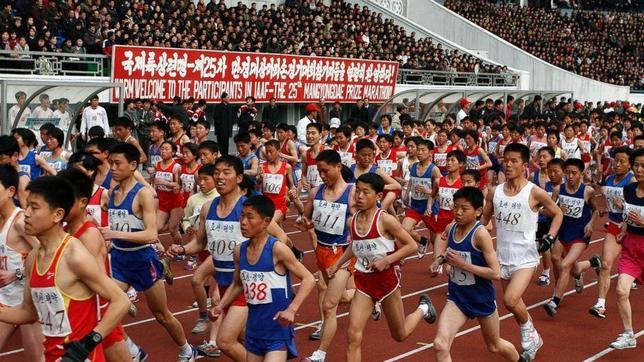 Kim Jong-un prohíbe extranjeros en el maratón por miedo al ébola