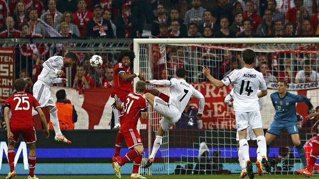 Ramos cabecea su primer gol al Bayern en el Allianz Arena