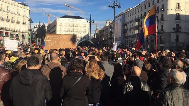 PP, UPyD y Ciudadanos acuden a una protesta contra Maduro en la Puerta de Sol