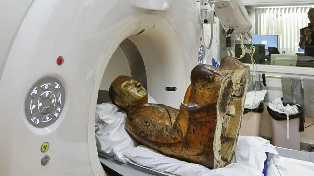 La momia, durante las pruebas realizadas en el centro holandés