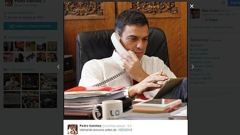Pedro Sánchez tuitea cómo ha ultimado el debate a partir del hashtag #DEN2015, que hoy ha sido trending topic mundial