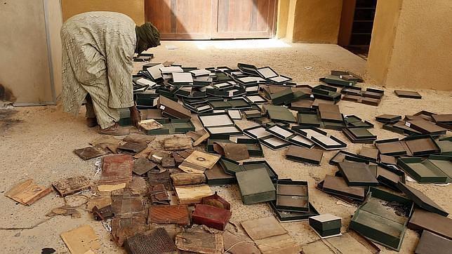 Manuscritos quemados por los yihadistas en 2013 en Tombuctú