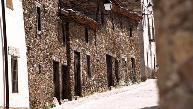 Una veintena de pueblos de la sierra de Madrid, al borde de perder la señal de TV