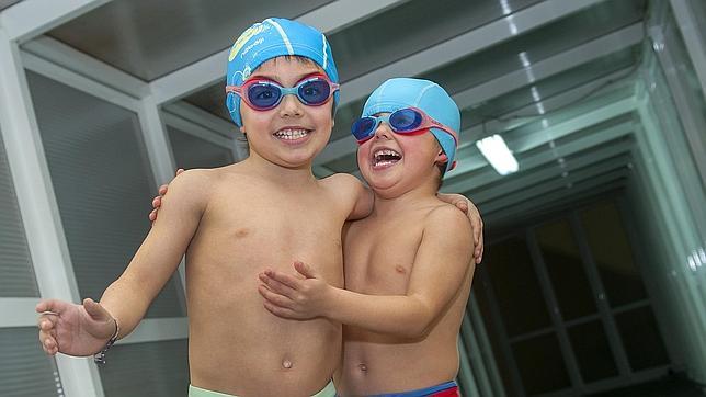 Marcos y su hermano Jesús sufren la enfermedad de Duchenne, una distrofia muscular progresiva
