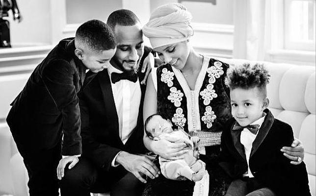 Alicia Keys presenta a su hijo en Instagram