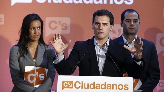 Ciudadanos está dispuesto «a pactar, no a pastelear»