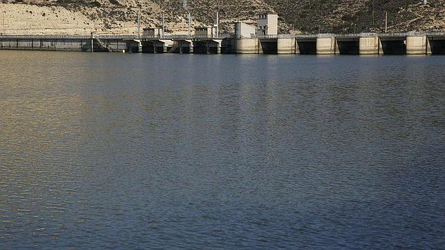 Cataluña, protegida del Ebro por tres embalses, se salva de las inundaciones