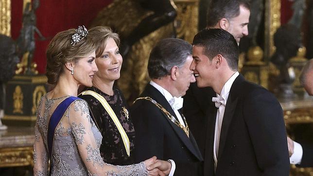 James, de cena con los Reyes y el presidente de Colombia