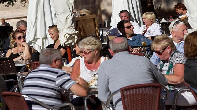 Más de 115 valencianos al día han dejado las listas del paro en el último año