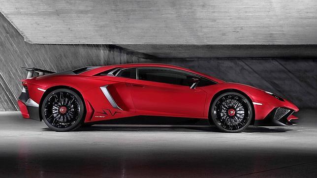 La potencia del Aventador LP750-4 SV llega a 750 CV, por los 700 del Aventador original.