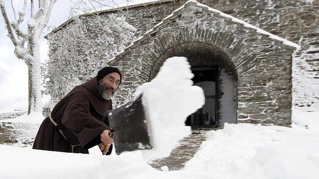 El franciscano de O Cebreiro podrá alojarse en un convento de la orden