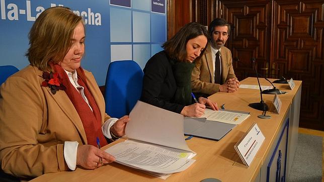 Hernández y Novillo han firmado el acuerdo en Guadalajara