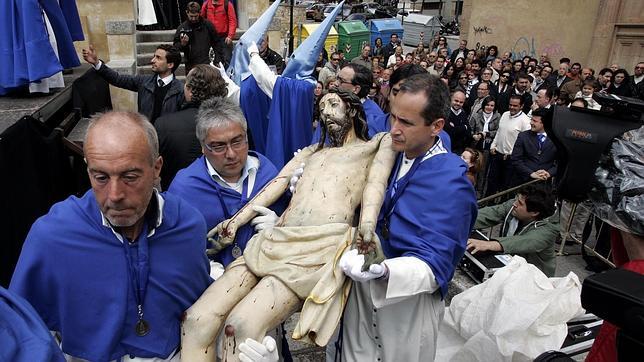 La cofradía de la Vera Cruz celebra el 400 aniversario del Acto del Descendimiento y del Santo Entierro