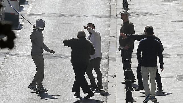 Detenido por agredir y amenazar a peatones en la Gran Vía Germanías