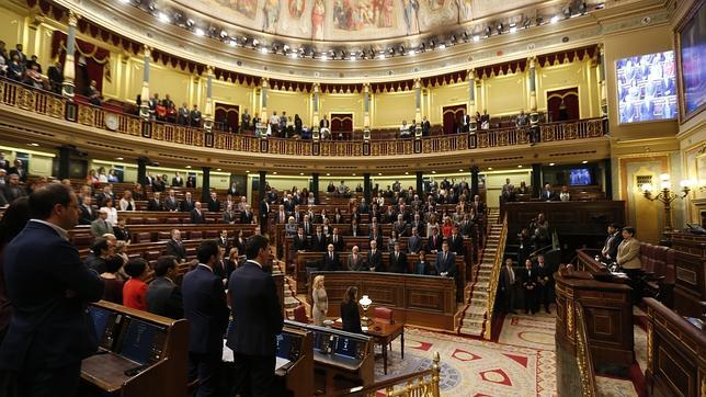 El Congreso guarda un minuto de silencio en memoria de las víctimas del 11-M