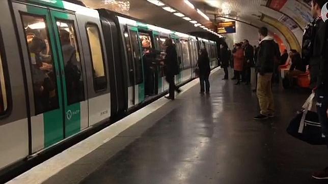 La víctima de racismo del metro de París declina la invitación de Mourinho