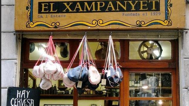 Fachada de El Xampanyet, en el Born