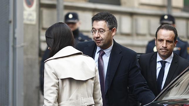 Ruz propone juzgar a Rosell, Bartomeu y el Barça por delitos fiscales