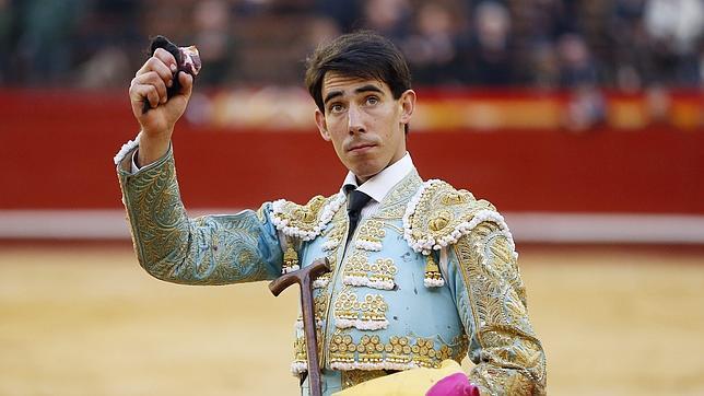 Jiménez Fortes demuestra que es un torero recuperable en la primera de Fallas