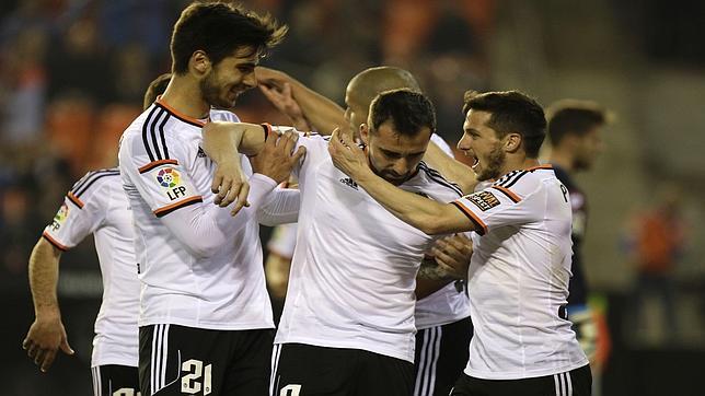 El Valencia sube al escalón de bronce