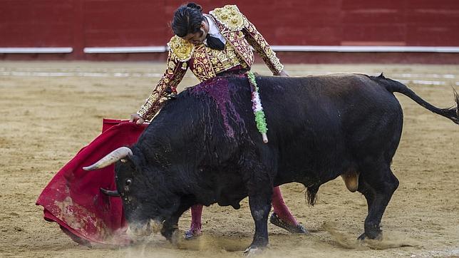 Las dos caras de Morante de la Puebla en la Feria de Fallas