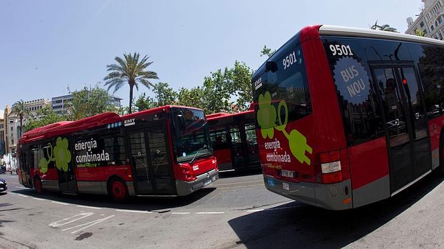 Autobuses que se mueven con combustibles menos contaminantes, en Valencia