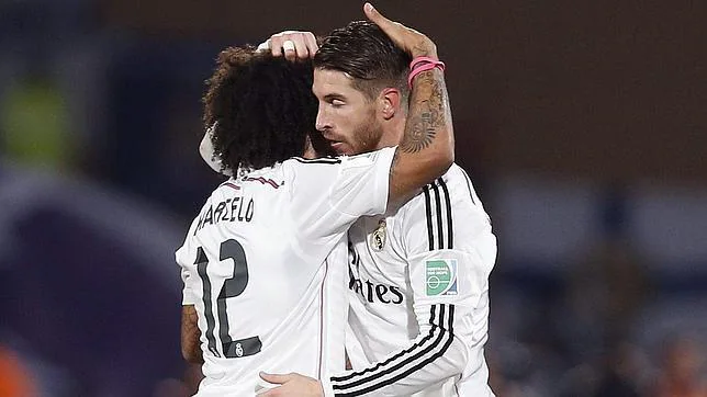 Marcelo y Ramos se abrazan tras conquistar el Mundial de Clubes